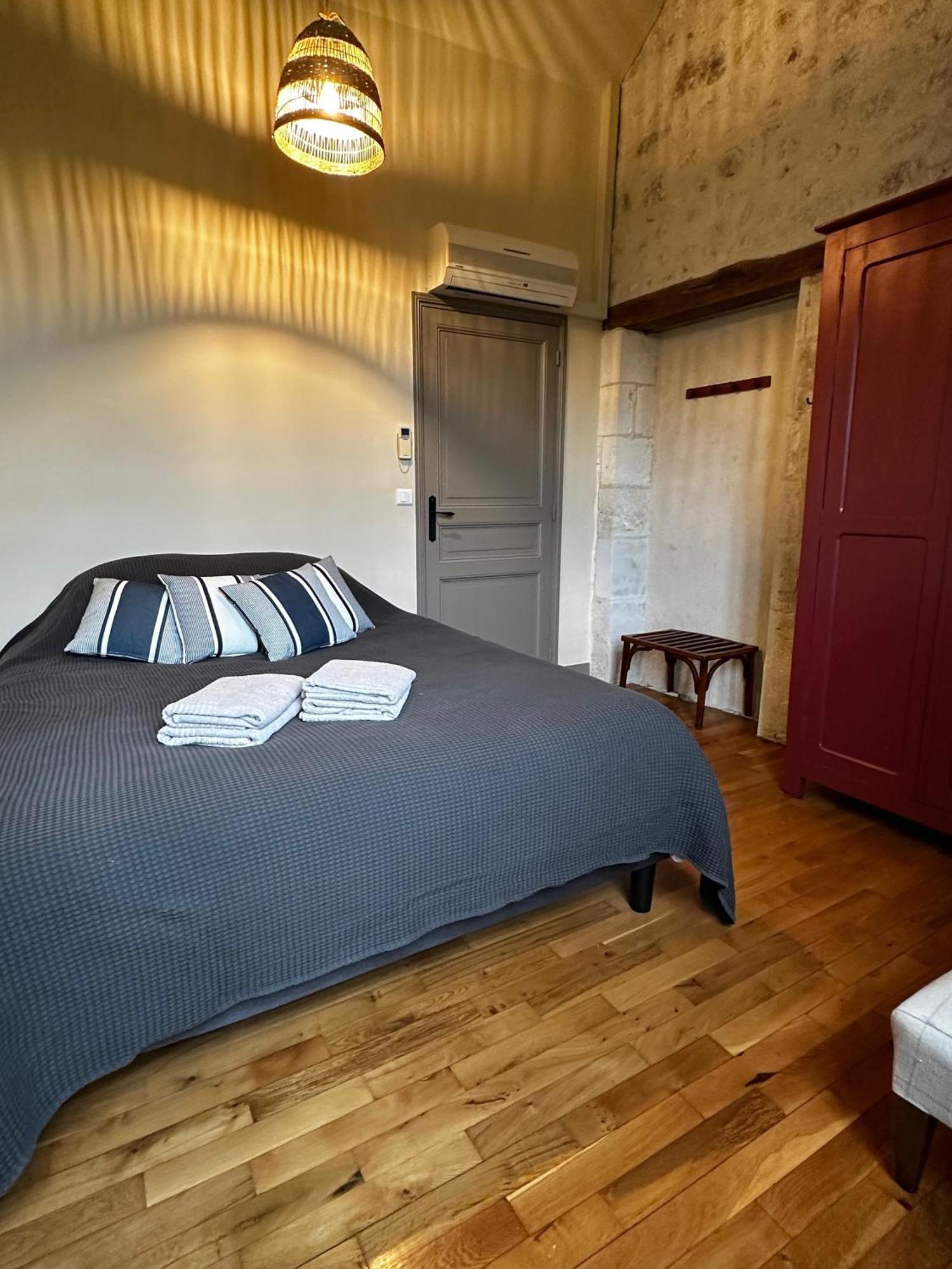 Le Vieux Manoir Villa อองบวส ภายนอก รูปภาพ
