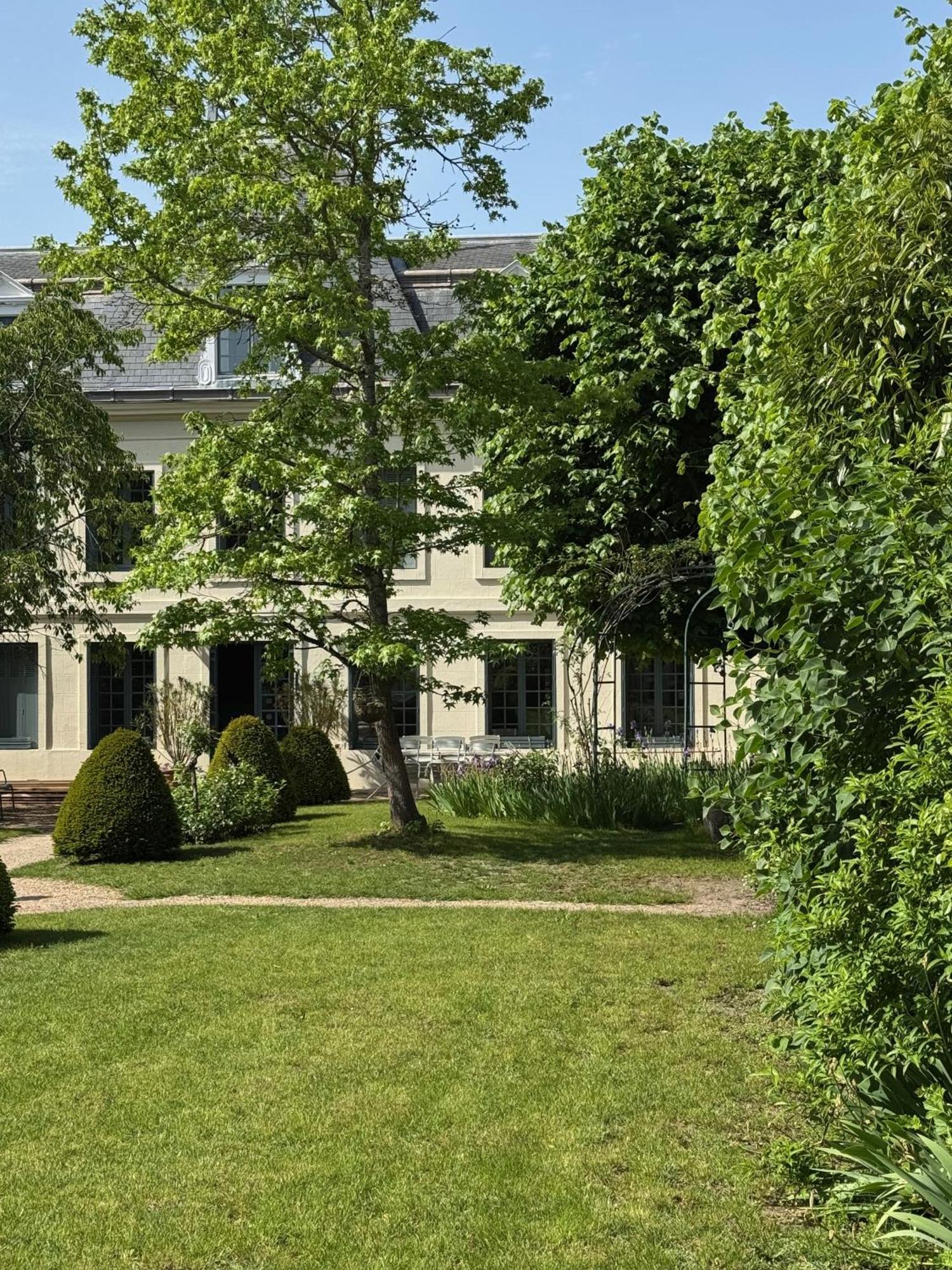Le Vieux Manoir Villa อองบวส ภายนอก รูปภาพ
